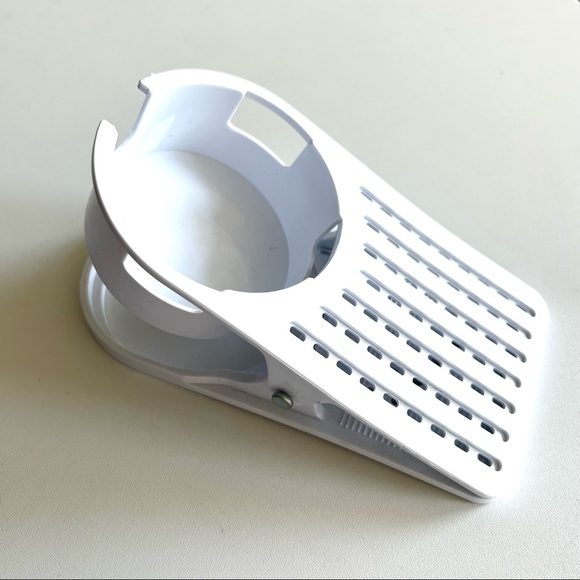 Clip on cup holder for your table or chair - Picture 3 of 5